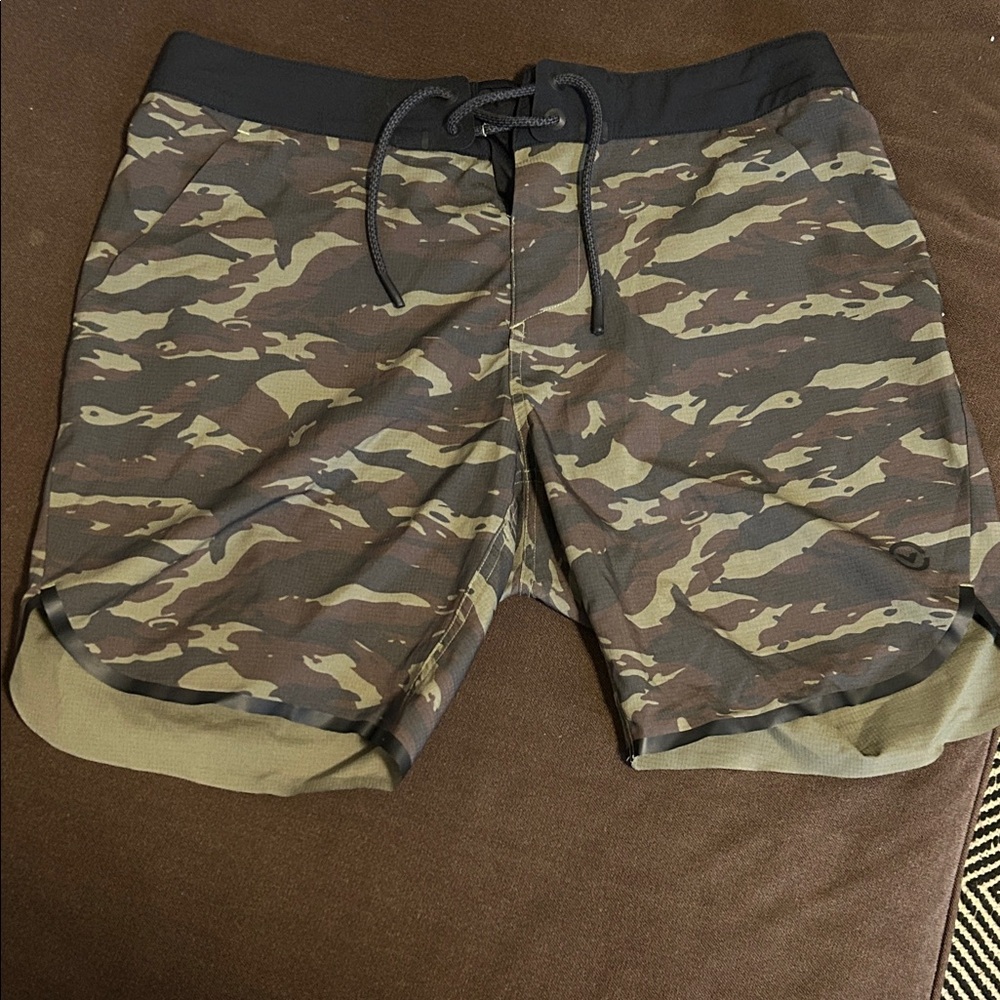 Virus Men's Camo Athletic Shorts in Green and Black